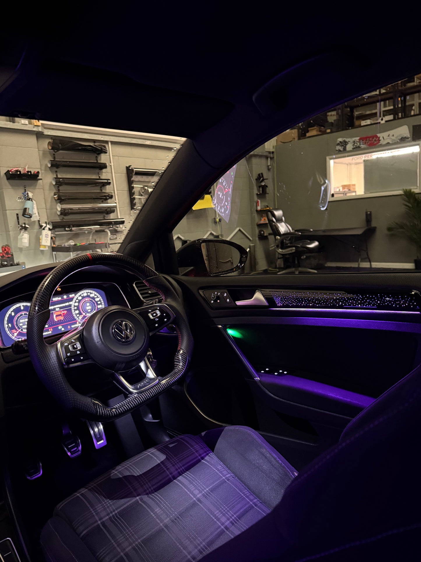 Volkswagen Golf Mk7/7.5 Ambient Lighting controlled from Screen (2014-2021)