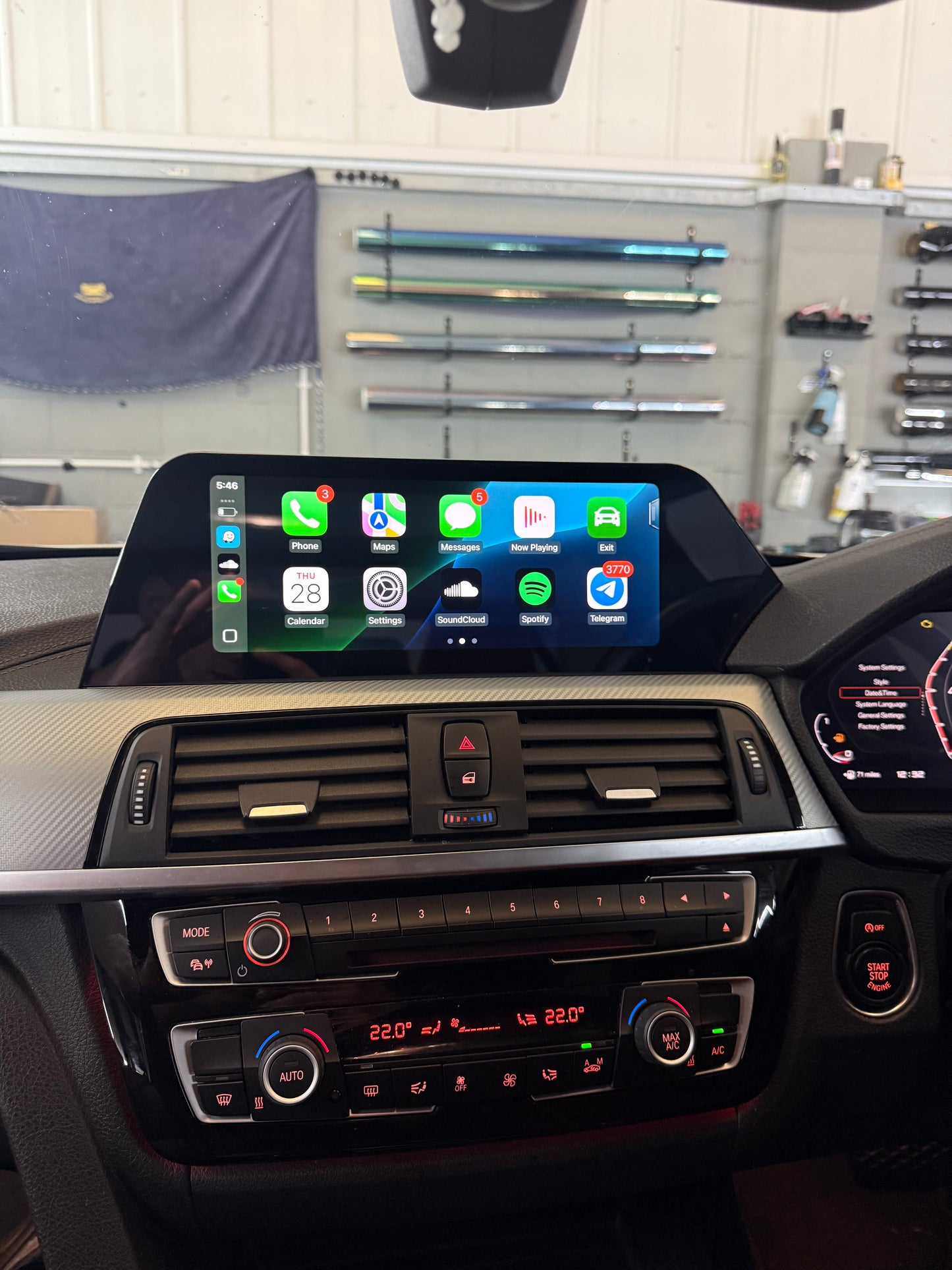 BMW G SERIES STYLE SCREEN FOR 3 /4 / 5 SERIES